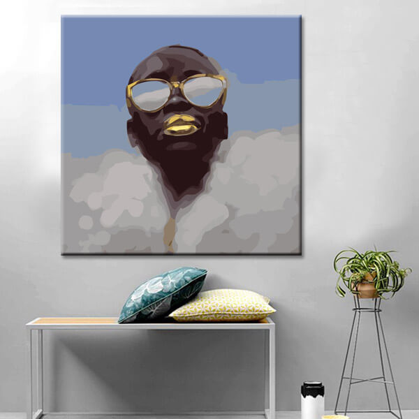 Malen nach Zahlen Kunst Lifestyle Afrikanische Person mit goldenen Lippen und Sonnenbrille